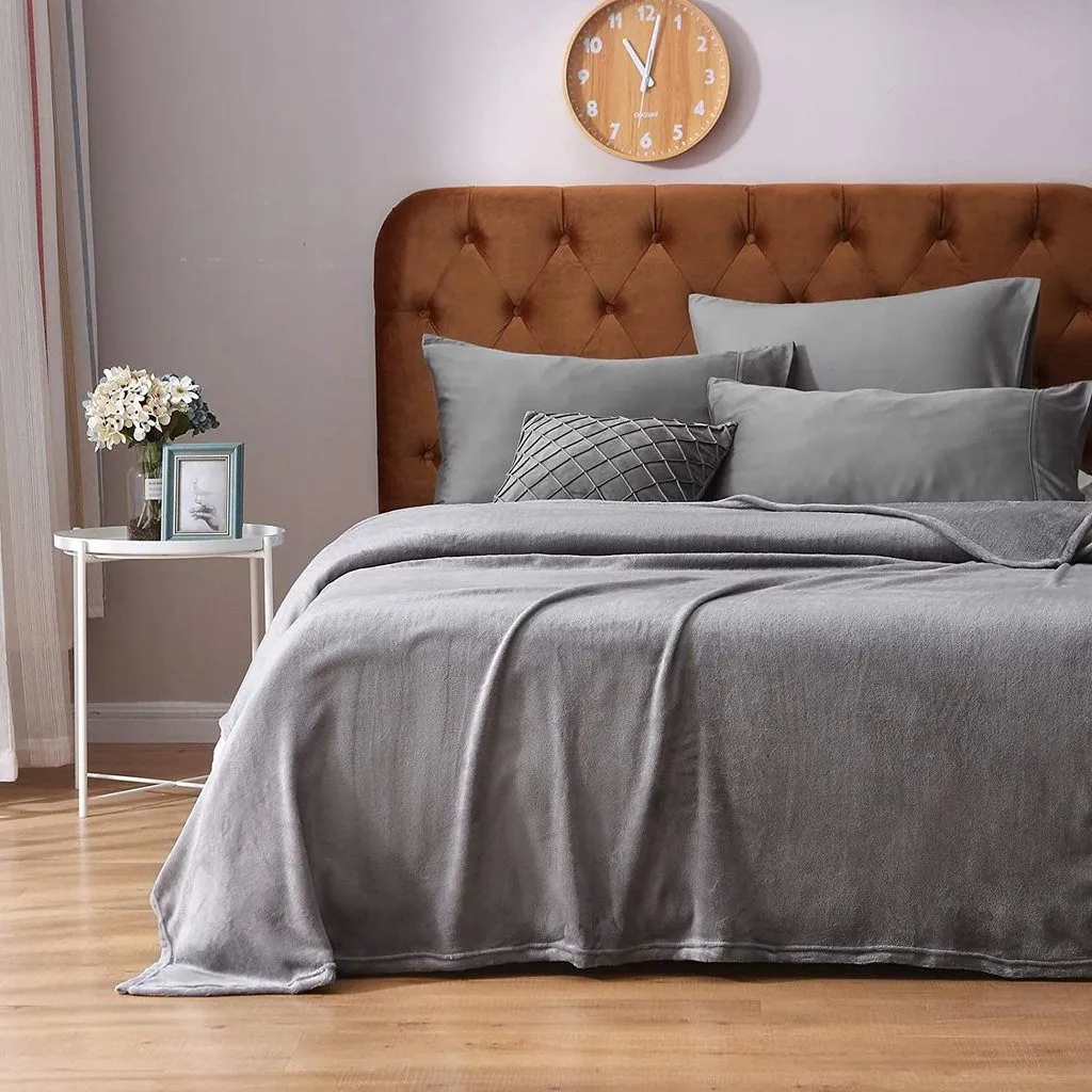 Microfiber Soft Fleece Blanket -Comfy for All Seasons